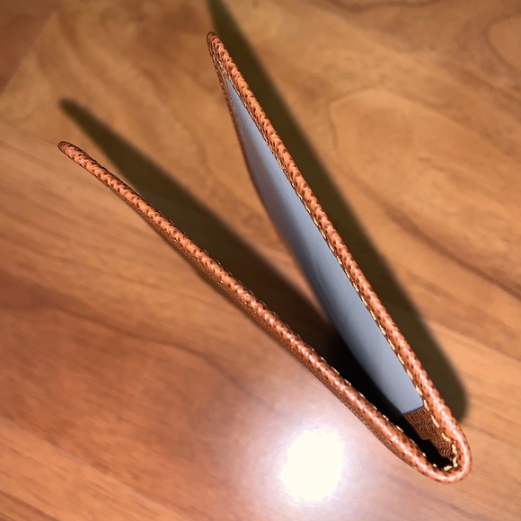 Authentic Louis Vuitton Taiga Leather ID / Card Holder - Picture 8 of 12